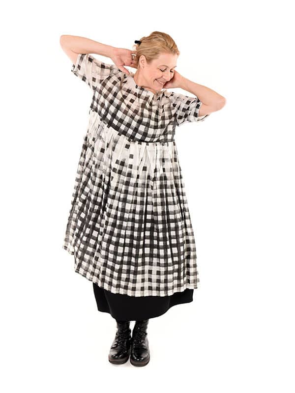 Kleid-Sara-Karo-black&white-2