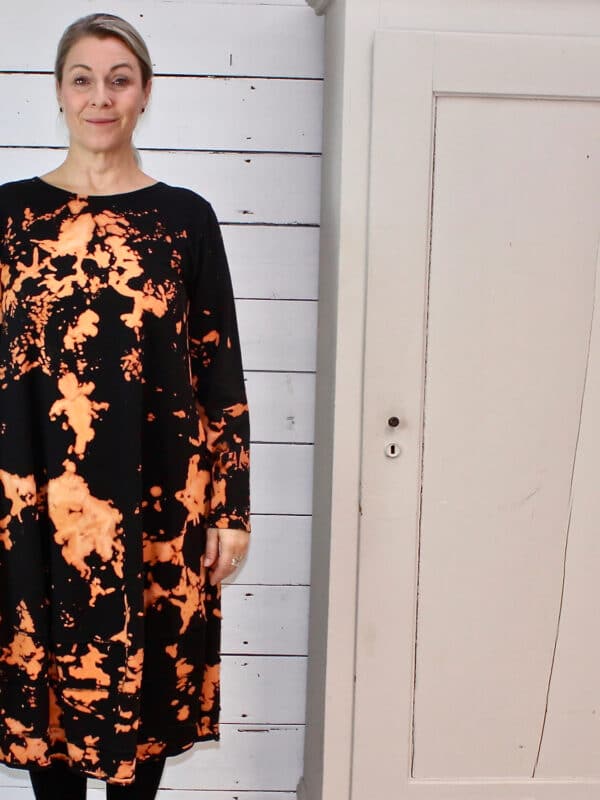Kleid-Greta-black-batik-4