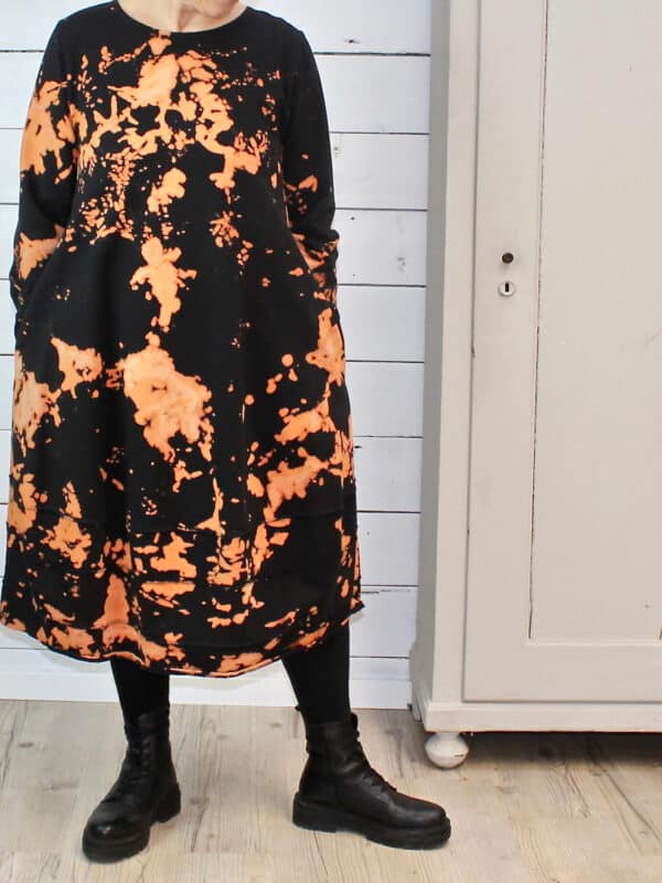 Kleid-Greta-black-batik-6