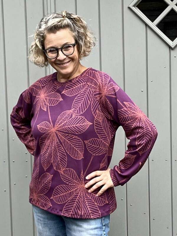 Pulli-Chestnut-magenta-1